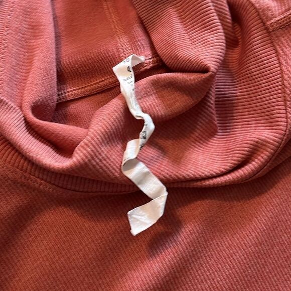 Lululemon Yin Vibes Ribbed Long Sleeve Turtleneck Top in Copper Clay Size 10 - Picture 11 of 12